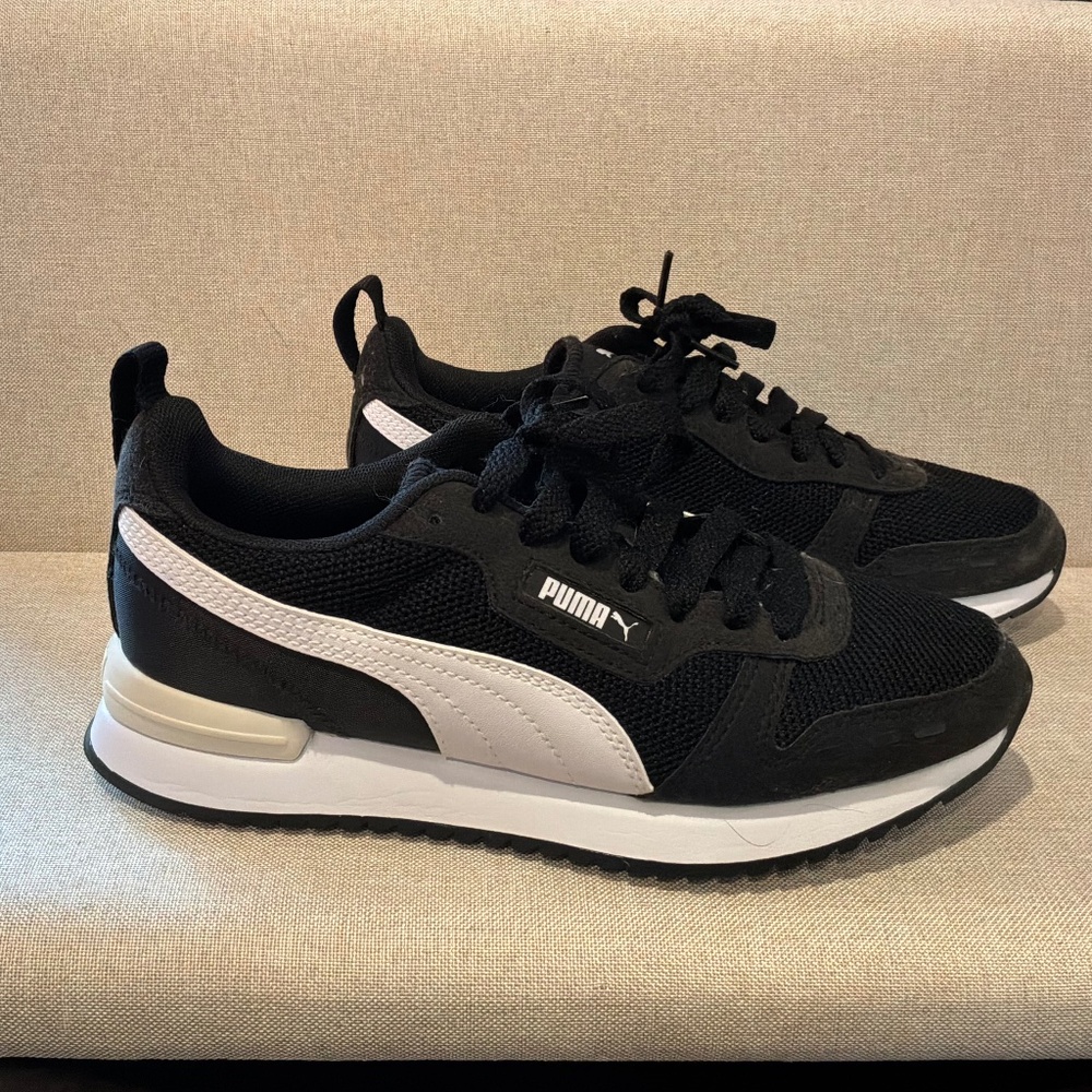 Puma R78 Big Kid's sneakers in Puma Black/Puma White